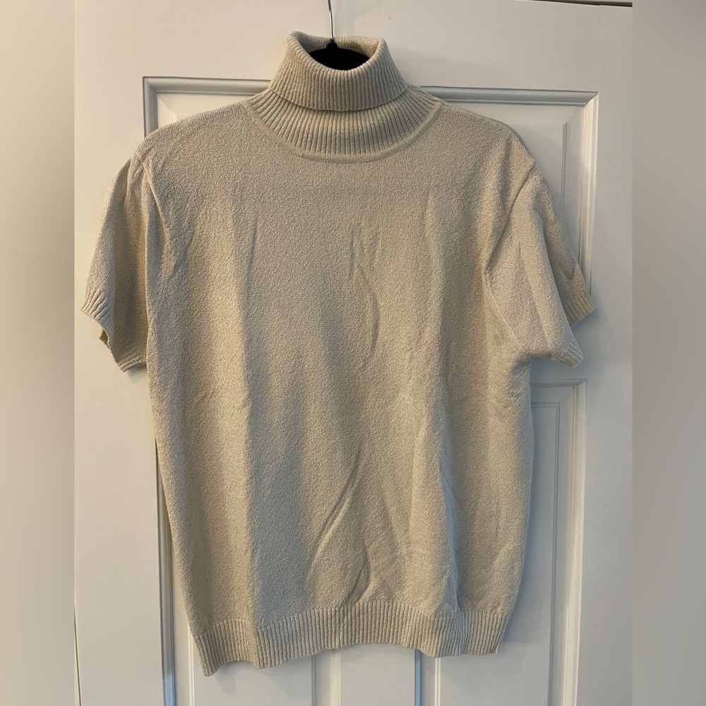 NWT - Paul Harris Design Women’s Turtleneck Sweater. Color: Cream. Size; XL
